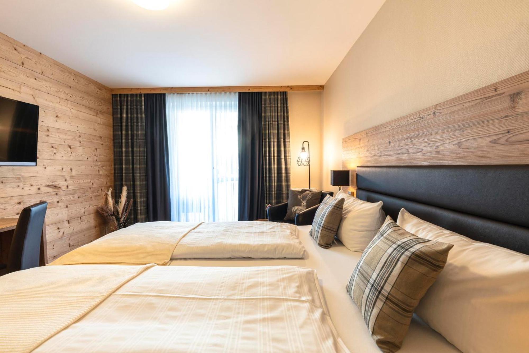 Dirsch Wellness & 4*