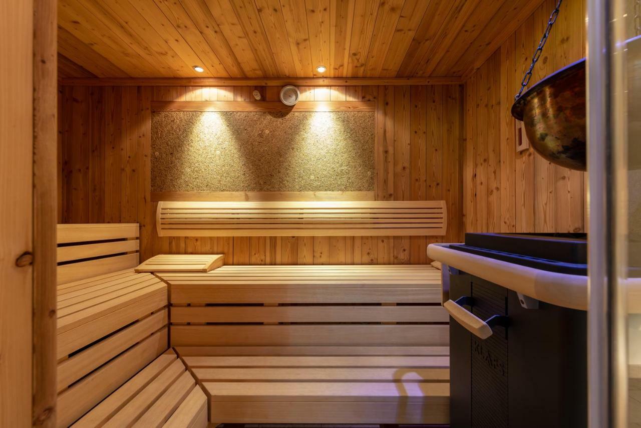 Dirsch Wellness & 4*